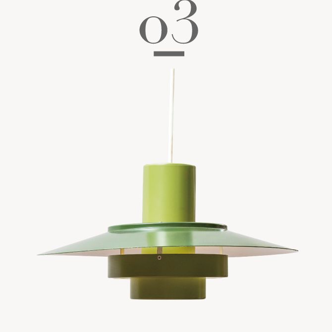 The HANGING LIGHT 03