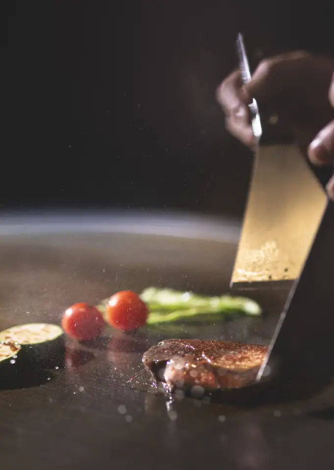 Teppanyaki×Wine あかくろ