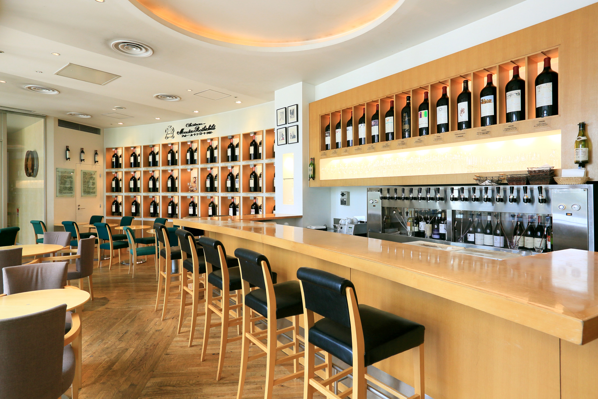 エノテカ Herbis ハービス 大阪梅田のショッピングセンター